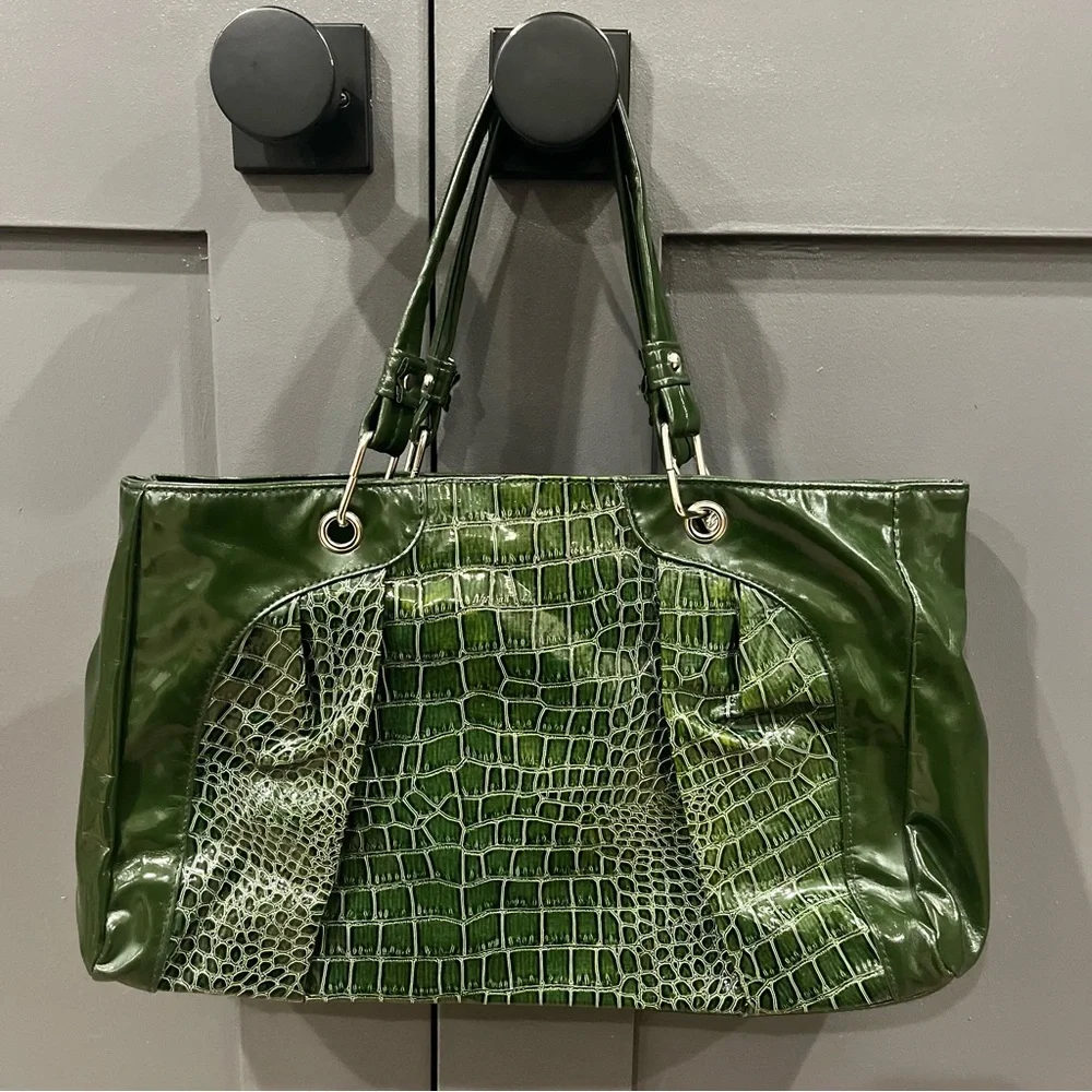 Vintage Bijoux Terner Emerald Green Patent Leather Faux Croc Shoulder Bag EUC